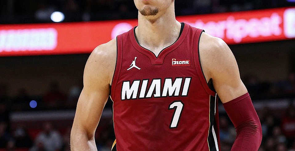 Jalen Duren và cú bắt tay dang dở: Khi Detroit định giá mùa playoff bằng 9,6 triệu đô
